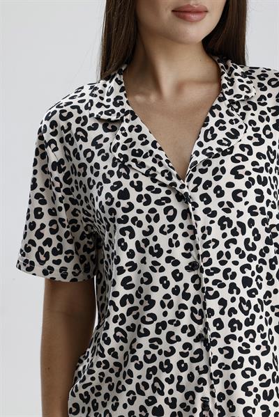 Kadın Düğmeli Leopar Desen Kısa Kollu Pijama Takım