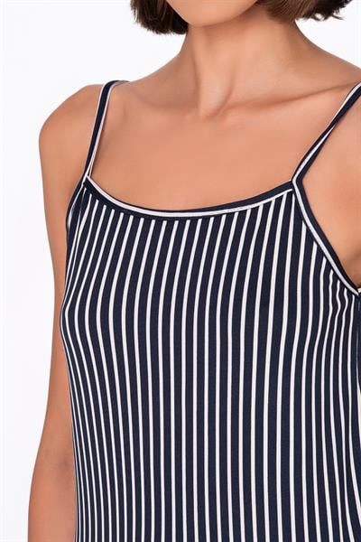 Kadın Lacivert Çizgili İp Askılı Şortlu Pijama Takımı