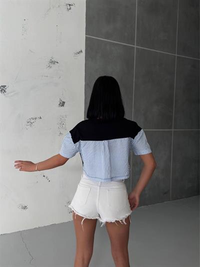 Mavi Çizgili Siyah Crop Tişört