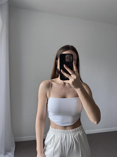 ASKILI BEYAZ CROP TOP