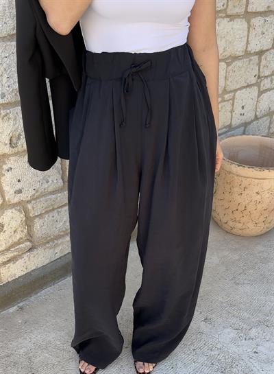BELİ LASTİKLİ BOL SİYAH TENSEN PANTOLON