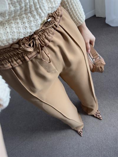 BELİ SATEN CAMEL PANTOLON
