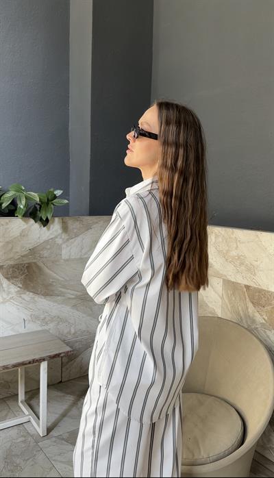 BEYAZ FÜME ÇİZGİLİ MARKA MODEL TAKIM 
