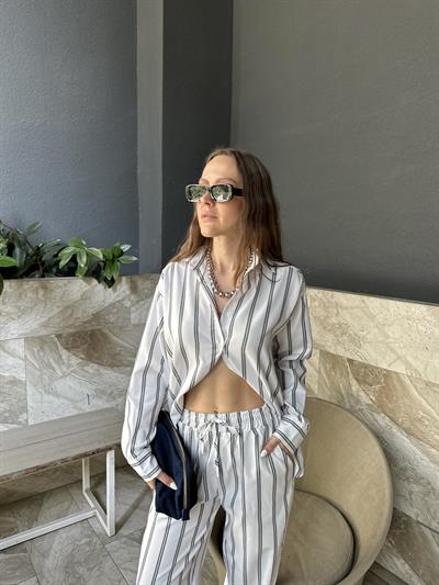 BEYAZ FÜME ÇİZGİLİ MARKA MODEL TAKIM 