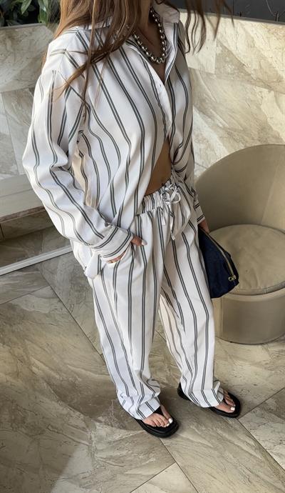 BEYAZ FÜME ÇİZGİLİ MARKA MODEL TAKIM 