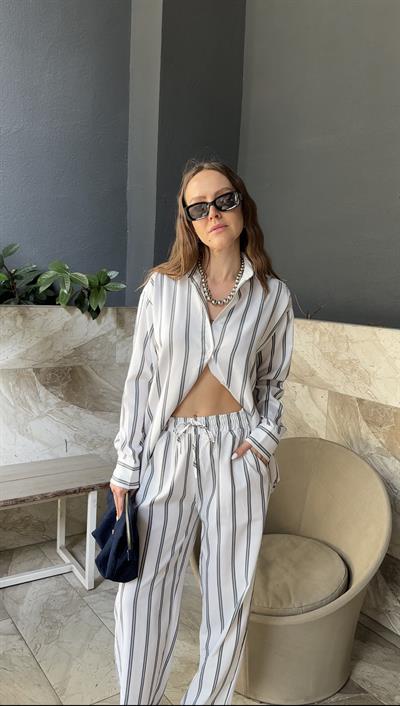BEYAZ FÜME ÇİZGİLİ MARKA MODEL TAKIM 