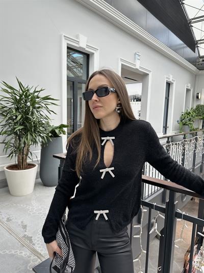 Bisiklet Yaka Kurdele Detaylı Triko Bluz