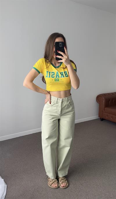 BRASİL SARI BASKILI CROP T-SHİRT