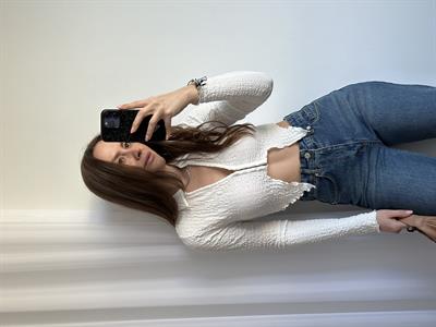 BÜRÜMCÜK KUMAŞ BEYAZ TASARIM CROP