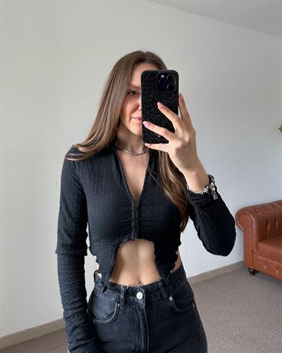 BÜRÜMCÜK KUMAŞ SİYAH TASARIM CROP