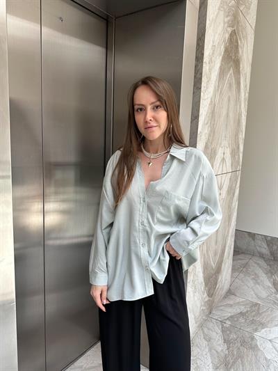 DÜŞÜK OMUZ OVERSİZE TENSEL GÖMLEK - TURKUAZ