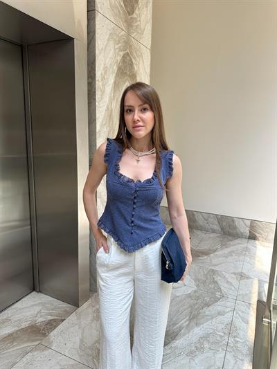 FIRFIR VE DANTEL DETAYLI KORSE BLUZ-LACİVERT