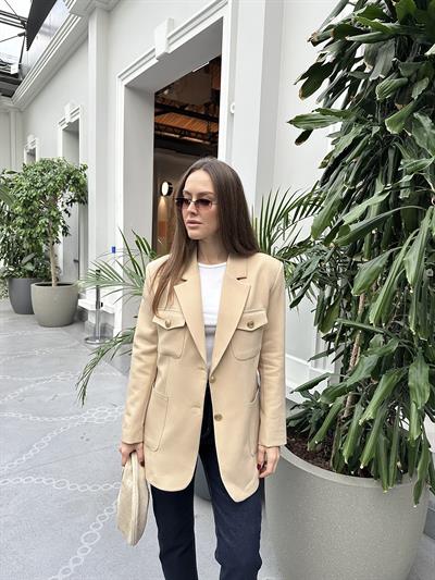 Gold Düğme Detaylı Cepli Krem Blazer Ceket