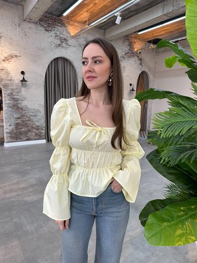KARE YAKA BÜZGÜLÜ BUTTER YELLOW BLUZ
