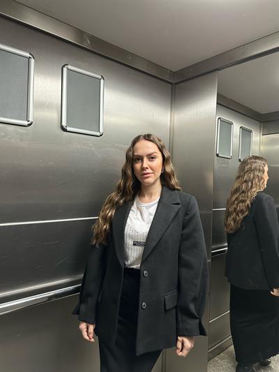 KOL DETAYLI SİYAH KAŞE BLAZER CEKET