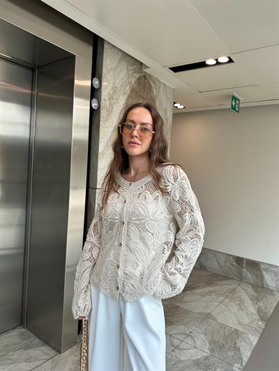 MARKA MODEL DÜĞMELİ AJURLU HIRKA
