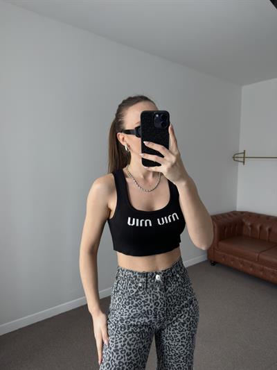 MARKA MODEL ETİKETLİ KARTLI SİYAH CROP