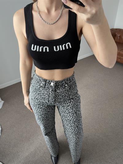 MARKA MODEL ETİKETLİ KARTLI SİYAH CROP