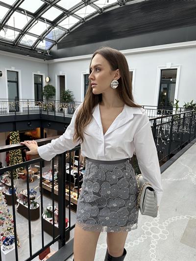 Marka Model Gri Tül Ve Boncuk Detaylı Etek