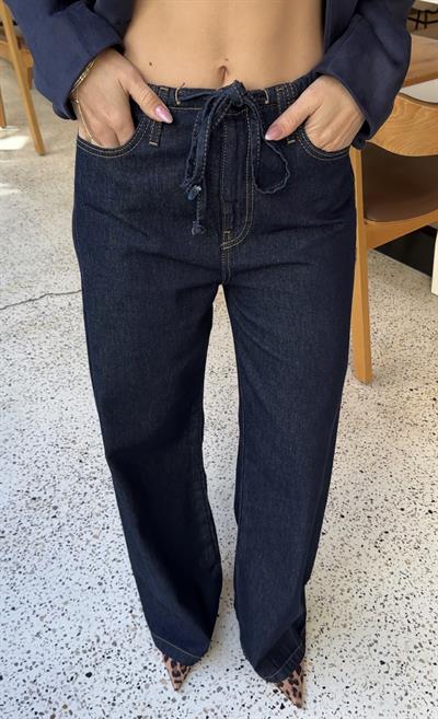 MARKA MODEL KOYU LACİVERT BAĞCIKLI DENİM PANTOLON