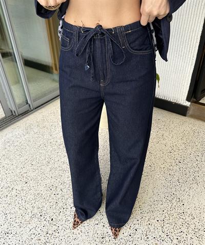 MARKA MODEL KOYU LACİVERT BAĞCIKLI DENİM PANTOLON