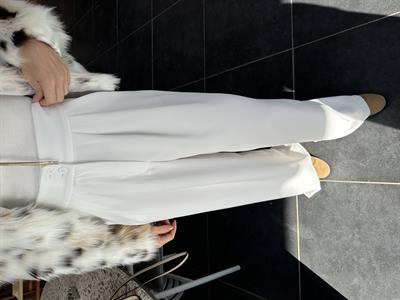 MARKA MODEL PENSLİ BEYAZ BOL PANTOLON