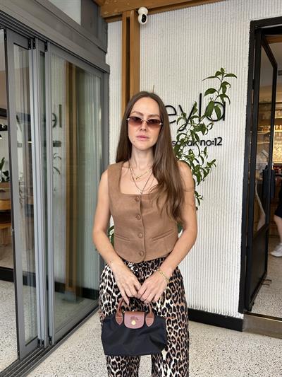 MARKA MODEL TABA DÜĞMELİ SÜET YELEK