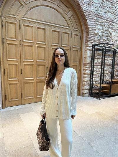 MARKA MODEL YÜRÜTME ÖRGÜ EKRU TRİKO TAKIM
