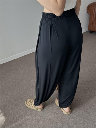 ORJ ETİKETLİ SİYAH ŞALVAR PANTOLON
