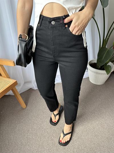 ORJ MARKA SİYAH KESİK PAÇA FİT JEAN