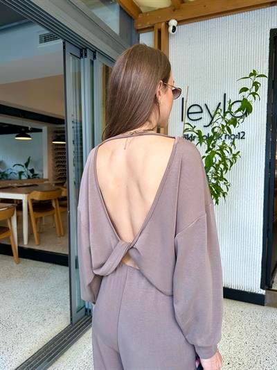 OYSHO MODEL SIRT DEKOLTELİ MODAL BLUZ