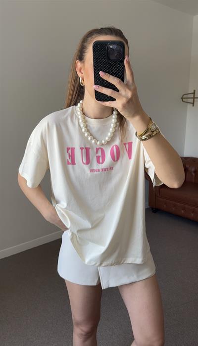 PEMBE VOGUE YAZILI EKRU T-SHİRT