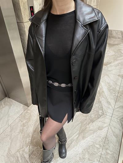 SİYAH DÜĞMELİ DERİ BLAZER CEKET