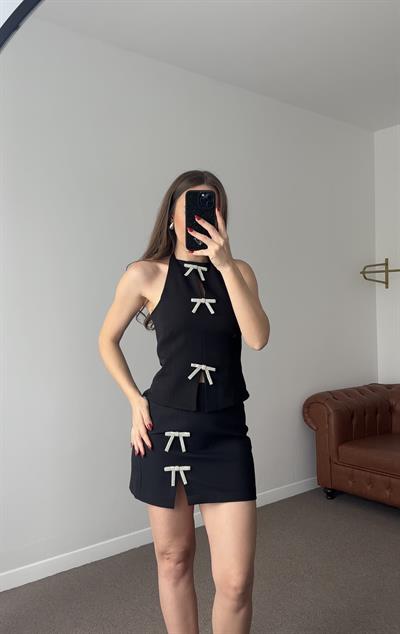 ZR MODEL FİYONKLU SİYAH ETEK