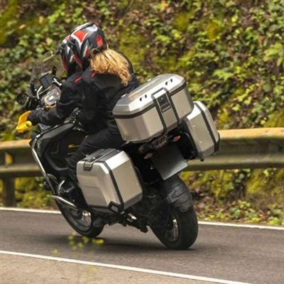 Shad Terra TR55 Alüminyum Arka Çanta