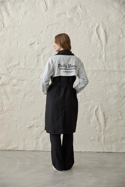 Arka Baskı Detaylı Düğmeli Trençkot SİYAH