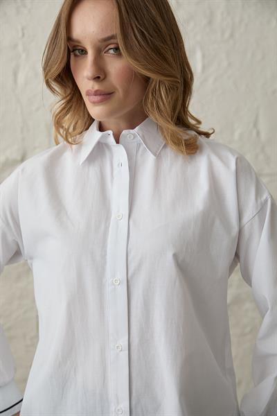 Arka Ribana Yazı Detaylı Gömlek BEYAZ