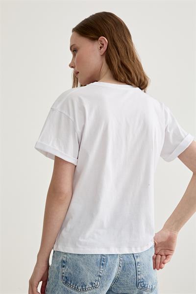 Baskı Detaylı V Yaka Kadın Tshirt BEYAZ