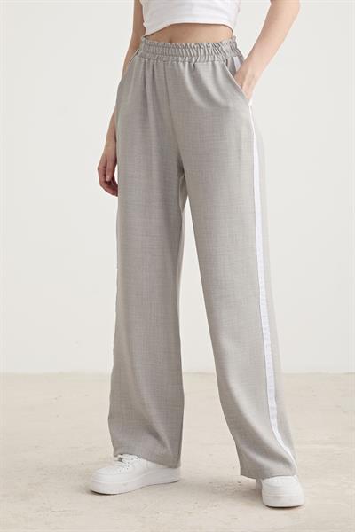 Beyaz Şerit Detaylı Lastikli Pantolon GRİ