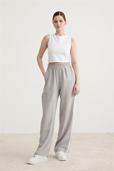 Beyaz Şerit Detaylı Lastikli Pantolon GRİ