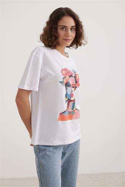 Bisiklet Yaka Baskı Desenli Kadın Tshirt BEYAZ
