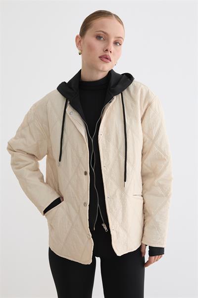 Kadın Kapüşonlu Garni Detaylı Kapitone Mont TAŞ