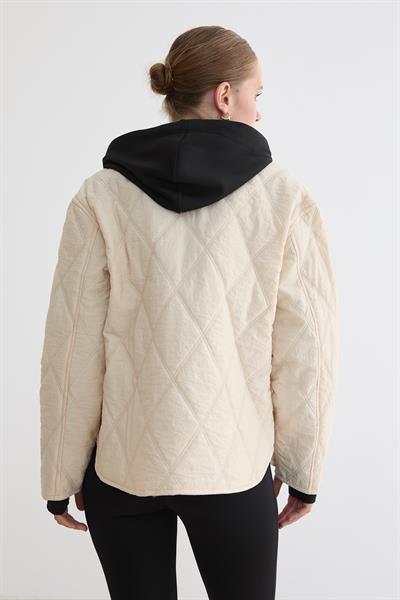 Kadın Kapüşonlu Garni Detaylı Kapitone Mont TAŞ