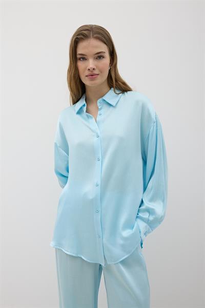 Kadın Önü Düğmeli Oversize Saten Gömlek BEBE MAVİ