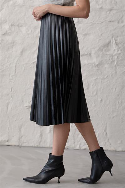 Kadın Pileli Uzun Deri Etek SİYAH