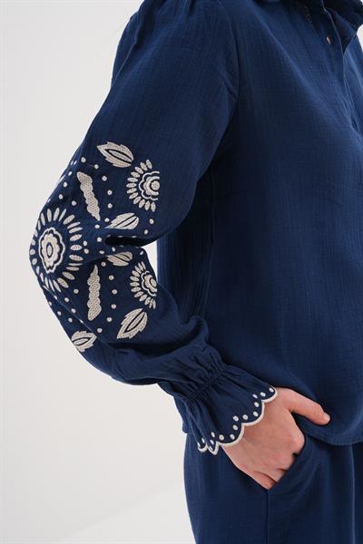 Kol Nakış Detaylı Önü Düğmeli Gömlek LACİVERT