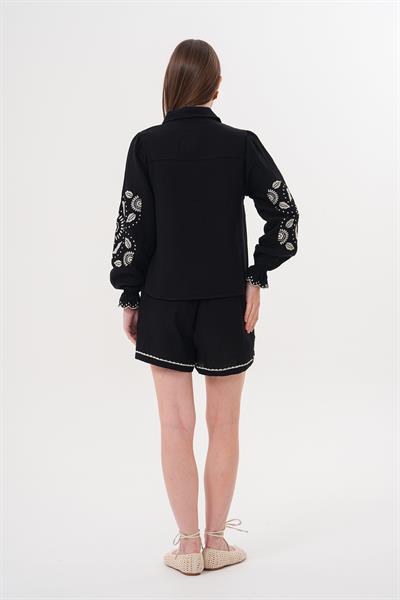 Kol Nakış Detaylı Önü Düğmeli Gömlek SİYAH