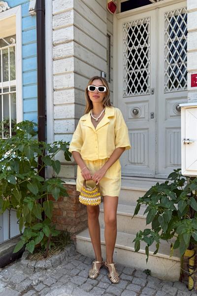 Nakış Detaylı Düğmeli Gömlek SARI