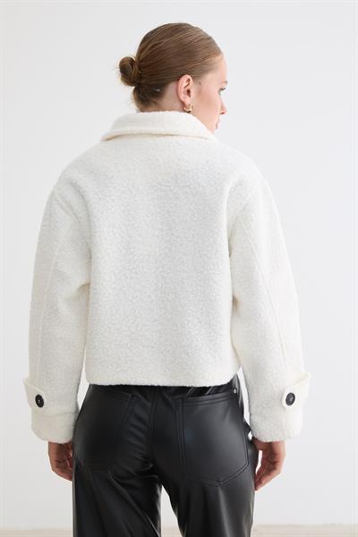 Ön Düğmeli Cep Detaylı Kısa Mont EKRU