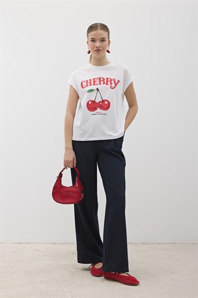 Ön Kiraz Baskılı T-Shirt BEYAZ